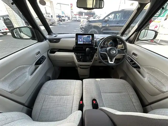 日産 ルークス X 埼玉県 2022(令4)年 0.9万km ベージュ 登録時走行距離8245km/ワンオーナー/純正ナビ（フルセグTV/AM/FM/BT）/F/B/S/全方位カメラ/片側パワースライドドア/コーナーセンサー前後/アイドリングストップ/純正ドライブレコーダー（前）/ビルトインETC/純正ドアバイザー/ステアリングスイッチ/プッシュスタート/スマートキー/スペアキー2本/保証書/車両/ナビ取扱説明書