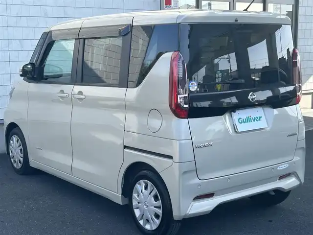 日産 ルークス X 埼玉県 2022(令4)年 0.9万km ベージュ 登録時走行距離8245km/ワンオーナー/純正ナビ（フルセグTV/AM/FM/BT）/F/B/S/全方位カメラ/片側パワースライドドア/コーナーセンサー前後/アイドリングストップ/純正ドライブレコーダー（前）/ビルトインETC/純正ドアバイザー/ステアリングスイッチ/プッシュスタート/スマートキー/スペアキー2本/保証書/車両/ナビ取扱説明書