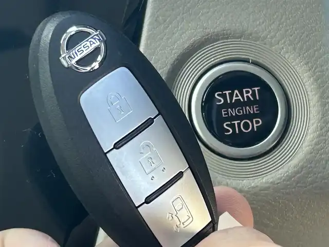 日産 ルークス X 埼玉県 2022(令4)年 0.9万km ベージュ 登録時走行距離8245km/ワンオーナー/純正ナビ（フルセグTV/AM/FM/BT）/F/B/S/全方位カメラ/片側パワースライドドア/コーナーセンサー前後/アイドリングストップ/純正ドライブレコーダー（前）/ビルトインETC/純正ドアバイザー/ステアリングスイッチ/プッシュスタート/スマートキー/スペアキー2本/保証書/車両/ナビ取扱説明書