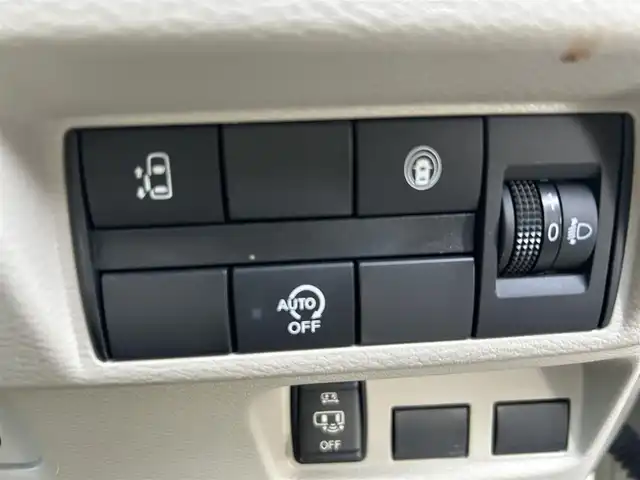 日産 ルークス X 埼玉県 2022(令4)年 0.9万km ベージュ 登録時走行距離8245km/ワンオーナー/純正ナビ（フルセグTV/AM/FM/BT）/F/B/S/全方位カメラ/片側パワースライドドア/コーナーセンサー前後/アイドリングストップ/純正ドライブレコーダー（前）/ビルトインETC/純正ドアバイザー/ステアリングスイッチ/プッシュスタート/スマートキー/スペアキー2本/保証書/車両/ナビ取扱説明書