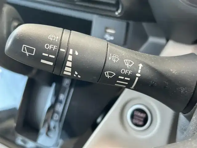 日産 ルークス X 埼玉県 2022(令4)年 0.9万km ベージュ 登録時走行距離8245km/ワンオーナー/純正ナビ（フルセグTV/AM/FM/BT）/F/B/S/全方位カメラ/片側パワースライドドア/コーナーセンサー前後/アイドリングストップ/純正ドライブレコーダー（前）/ビルトインETC/純正ドアバイザー/ステアリングスイッチ/プッシュスタート/スマートキー/スペアキー2本/保証書/車両/ナビ取扱説明書