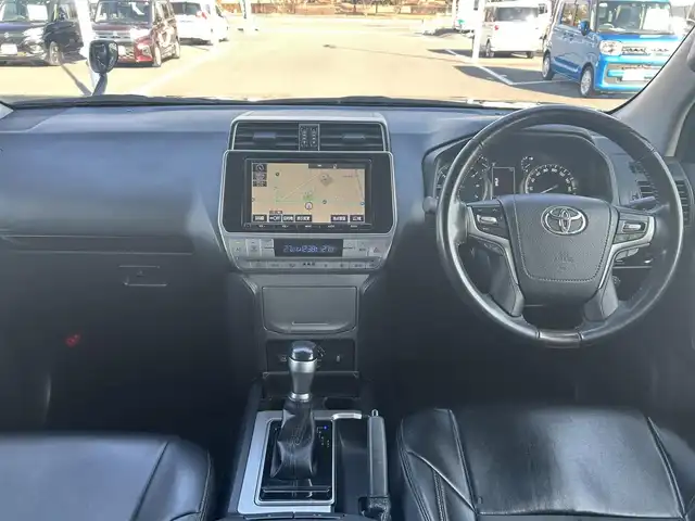 トヨタ ランドクルーザー プラド TX 栃木県 2018(平30)年 6.9万km ブラック トヨタセーフティセンス/・プリクラッシュセーフティ/・レーンディパーチャーアラート/・オートマチックハイビーム/・レーダークルーズコントロール/純正9インチSDナビ/・フルセグTV/・CD/DVD/BT/・SD/AM.FM/バックカメラ/ビルトインETC/ウッドコンビハンドル/ステアリングスイッチ/4WD/革調シートカバー/スマートキー/プッシュスタート/LEDヘッドライト/フォグランプ/オートライト/リアスモークフィルム/社外17インチAW/純正フロアマット/ドアバイザー/ルーフレール/横滑り防止システム/電動格納ウィンカーミラー