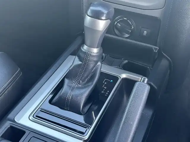 トヨタ ランドクルーザー プラド TX 栃木県 2018(平30)年 6.9万km ブラック トヨタセーフティセンス/・プリクラッシュセーフティ/・レーンディパーチャーアラート/・オートマチックハイビーム/・レーダークルーズコントロール/純正9インチSDナビ/・フルセグTV/・CD/DVD/BT/・SD/AM.FM/バックカメラ/ビルトインETC/ウッドコンビハンドル/ステアリングスイッチ/4WD/革調シートカバー/スマートキー/プッシュスタート/LEDヘッドライト/フォグランプ/オートライト/リアスモークフィルム/社外17インチAW/純正フロアマット/ドアバイザー/ルーフレール/横滑り防止システム/電動格納ウィンカーミラー