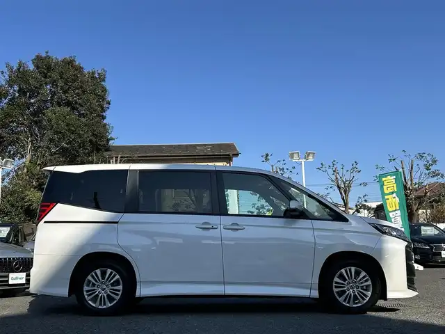 トヨタ ノア S－G 東京都 2024(令6)年 1万km ホワイトパールクリスタルシャイン 純正SDナビ/・Bluetoothオーディオ/USBオーディオ/・AppleCarPlay/AndroidAuto/バックカメラ/両側パワースライドドア/ビルトインETC2.0/純正フロアマット/取扱説明書/保証書/スペアキー1本