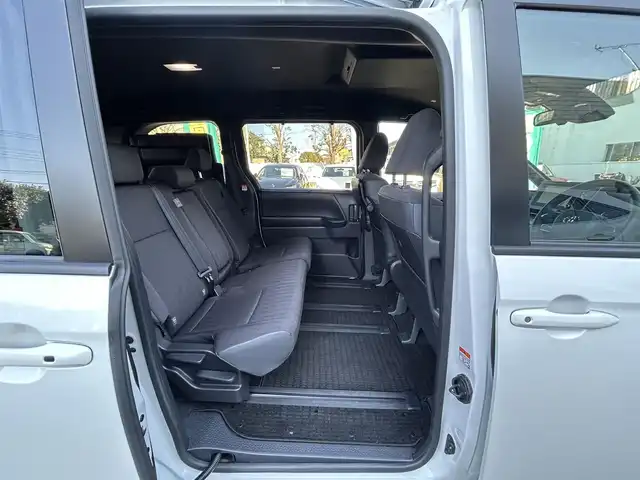 トヨタ ノア S－G 東京都 2024(令6)年 1万km ホワイトパールクリスタルシャイン 純正SDナビ/・Bluetoothオーディオ/USBオーディオ/・AppleCarPlay/AndroidAuto/バックカメラ/両側パワースライドドア/ビルトインETC2.0/純正フロアマット/取扱説明書/保証書/スペアキー1本