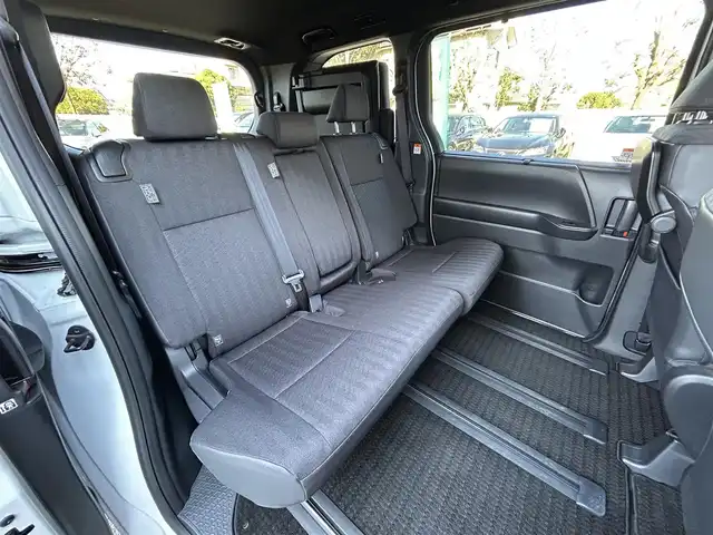 トヨタ ノア S－G 東京都 2024(令6)年 1万km ホワイトパールクリスタルシャイン 純正SDナビ/・Bluetoothオーディオ/USBオーディオ/・AppleCarPlay/AndroidAuto/バックカメラ/両側パワースライドドア/ビルトインETC2.0/純正フロアマット/取扱説明書/保証書/スペアキー1本