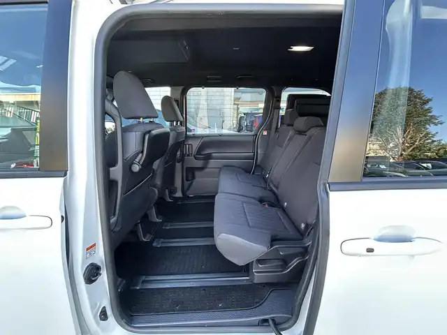 トヨタ ノア S－G 東京都 2024(令6)年 1万km ホワイトパールクリスタルシャイン 純正SDナビ/・Bluetoothオーディオ/USBオーディオ/・AppleCarPlay/AndroidAuto/バックカメラ/両側パワースライドドア/ビルトインETC2.0/純正フロアマット/取扱説明書/保証書/スペアキー1本