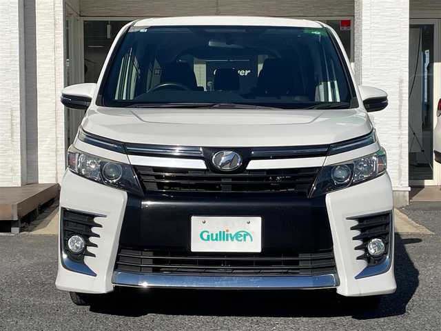 トヨタ ヴォクシー ZS 千葉県 2014(平26)年 8.1万km ホワイトパールクリスタルシャイン 両側パワースライドドア/社外ナビ（NSZT-Y62G）/　CD/DVD/Bluetooth/フルセグ/バックカメラ/ETC/LEDオートライト/フォグライト/16インチアルミホイール/ロールサンシェード/ウィンカーミラー/スペアキー/ワンオーナー