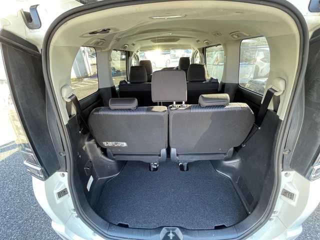 トヨタ ヴォクシー ZS 千葉県 2014(平26)年 8.1万km ホワイトパールクリスタルシャイン 両側パワースライドドア/社外ナビ（NSZT-Y62G）/　CD/DVD/Bluetooth/フルセグ/バックカメラ/ETC/LEDオートライト/フォグライト/16インチアルミホイール/ロールサンシェード/ウィンカーミラー/スペアキー/ワンオーナー
