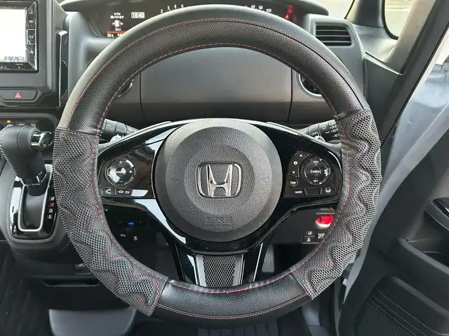 ホンダ Ｎ ＢＯＸ カスタム L ターボ 福岡県 2023(令5)年 0.5万km プレミアムサンライトホワイトパール 禁煙車/ワンオーナー/純正ディーラーナビ（Gathers）/CD/DVD/SD/Bluetooth／フルセグTV/ホンダセンシング/バックカメラ/レーダークルーズコントロール/純正15インチアルミホイール/純正LEDオートライト/純正LEDフォグ/純正フロアマット/両側パワースライドドア/レーンキープアシスト/パドルシフト/クリアランスソナー/オートエアコン/スマートキー/プッシュエンジンスタート/スペアキー/保証書/取扱説明書