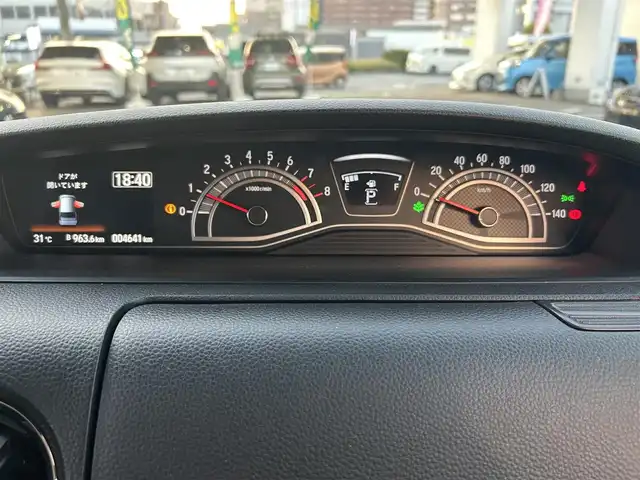 ホンダ Ｎ ＢＯＸ カスタム L ターボ 福岡県 2023(令5)年 0.5万km プレミアムサンライトホワイトパール 禁煙車/ワンオーナー/純正ディーラーナビ（Gathers）/CD/DVD/SD/Bluetooth／フルセグTV/ホンダセンシング/バックカメラ/レーダークルーズコントロール/純正15インチアルミホイール/純正LEDオートライト/純正LEDフォグ/純正フロアマット/両側パワースライドドア/レーンキープアシスト/パドルシフト/クリアランスソナー/オートエアコン/スマートキー/プッシュエンジンスタート/スペアキー/保証書/取扱説明書