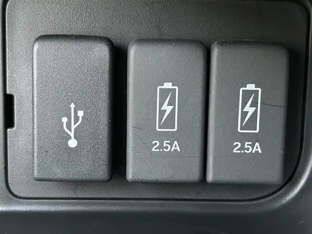 ホンダ Ｎ ＢＯＸ カスタム L ターボ 福岡県 2023(令5)年 0.5万km プレミアムサンライトホワイトパール 禁煙車/ワンオーナー/純正ディーラーナビ（Gathers）/CD/DVD/SD/Bluetooth／フルセグTV/ホンダセンシング/バックカメラ/レーダークルーズコントロール/純正15インチアルミホイール/純正LEDオートライト/純正LEDフォグ/純正フロアマット/両側パワースライドドア/レーンキープアシスト/パドルシフト/クリアランスソナー/オートエアコン/スマートキー/プッシュエンジンスタート/スペアキー/保証書/取扱説明書