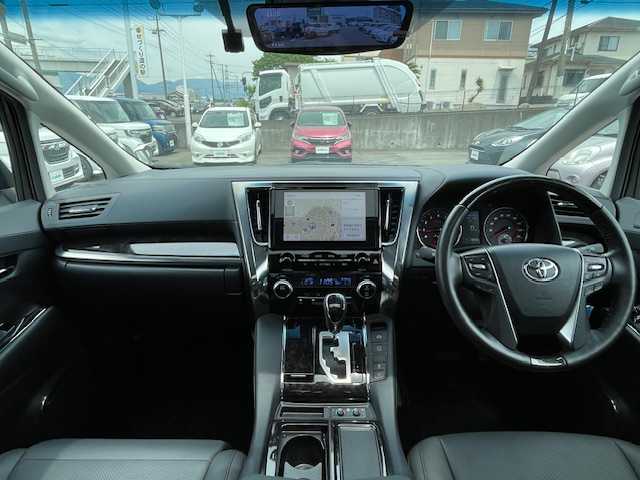 トヨタ アルファード S Cパッケージ 静岡県 2022(令4)年 1.9万km ホワイトパールクリスタルシャイン ●純正ナビ/(フルセグ/Bluetooth)/●レザーシート/●1、2列目シートヒーター/●バックカメラ/●レーダークルーズコントロール/●衝突被害軽減システム/●レーンキープアシスト/●前後コーナーセンサー/●電動パーキングブレーキ/●オートブレーキホールド/●三眼LEDライト＆フォグランプ/●オートライト/●オートマチックハイビーム/●コンビステアリング/●ステアリングスイッチ/●ステアリングヒーター/●ETC/●12インチフリップダウンモニター/●前後ドライブレコーダー/●デジタルルームミラー/●電動リアゲート/●100V充電/●純正18インチアルミホイール/●W＋サイド＋カーテンSRS＋ABS