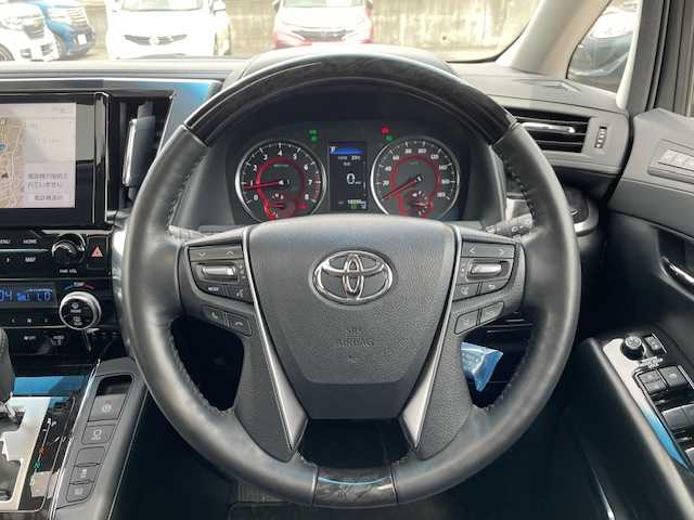 トヨタ アルファード S Cパッケージ 静岡県 2022(令4)年 1.9万km ホワイトパールクリスタルシャイン ●純正ナビ/(フルセグ/Bluetooth)/●レザーシート/●1、2列目シートヒーター/●バックカメラ/●レーダークルーズコントロール/●衝突被害軽減システム/●レーンキープアシスト/●前後コーナーセンサー/●電動パーキングブレーキ/●オートブレーキホールド/●三眼LEDライト＆フォグランプ/●オートライト/●オートマチックハイビーム/●コンビステアリング/●ステアリングスイッチ/●ステアリングヒーター/●ETC/●12インチフリップダウンモニター/●前後ドライブレコーダー/●デジタルルームミラー/●電動リアゲート/●100V充電/●純正18インチアルミホイール/●W＋サイド＋カーテンSRS＋ABS
