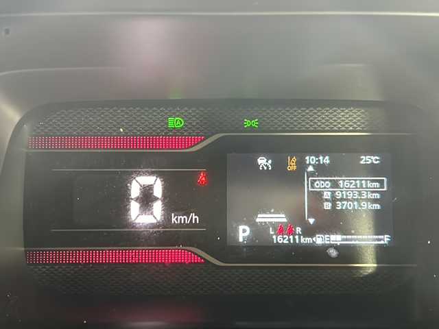 スズキ スペーシア カスタム HYBRID XS ターボ 沖縄県 2024(令6)年 1.7万km フェニックスレッドパール/ブルーイッシュブラックパール 禁煙車　/純正９インチナビ　/BT/フルセグTV/ラジオ/カープレイ/全方位カメラ　/社外ドライブレコーダー　/レーダークルーズコントロール/ステアリングヒーター　/オートホールド/ヘッドアップディスプレイ　/レザーシートカバー　/シートヒーター　/オットマン　/両側パワースライドドア　/衝突軽減　/前後コーナーセンサー/純正LEDヘッドライト