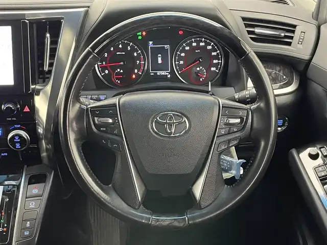 トヨタ アルファード S タイプゴールド 愛知県 2021(令3)年 6.8万km ブラック 純正ＤＡナビ　フルセグＴＶ　Ｂｌｕｅｔｏｏｔｈ　純正１２．１型後席モニター　デジタルインナーミラー　バックカメラ　ＢＳＭ　ハーフレザー　両側パワースライドドア　ハーフレザー　衝突軽減　追従クルコン　コーナーセンサー　AC100V電源　純正ドラレコ　キャンセラー　スペアタイヤ　LEDオートライト　フォグランプ　オットマン　パワーバックドア　保証書　取説　ワンオナ　禁煙車