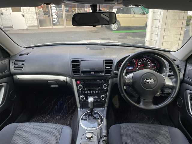 スバル レガシィ ツーリングワゴン 2．0GT 東京都 2007(平19)年 1.9万km サテンホワイトパール ETC/パワーシート(D席)/過給機(ターボ)/パドルシフト、5AT/SI―DRIVE/HIDヘッドランプ/左右独立温度調整機構付AAC/キーレス/プッシュスタート/自発光式アナログメーター/純正17インチアルミホイール