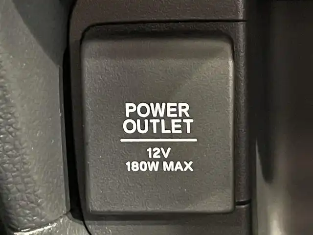 ホンダ ＷＲ－Ｖ Z ブラックスタイル 愛知県 2025(令7)年 0.2万km プラチナホワイトパール 純正９インチナビ/衝突軽減ブレーキ/レーダークルーズコントロール/路外逸脱抑制機能/パーキングセンサー/踏み間違え防止システム/パドルシフト/バックカメラ/ハーフレザーシート/ビルトインＥＴＣ/アクセサリーソケット/USB入力端子/純正フロアマット/純正17インチアルミホイール/ISOFIX