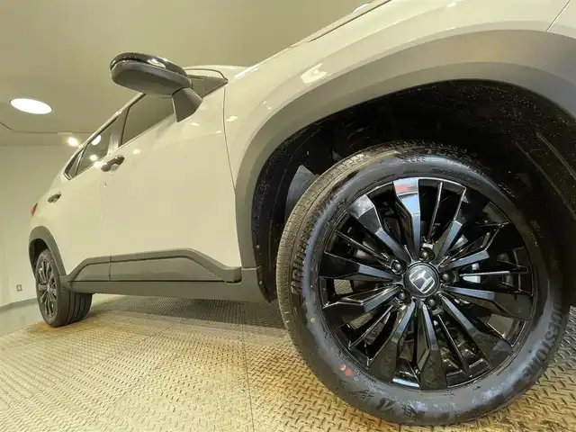 ホンダ ＷＲ－Ｖ Z ブラックスタイル 愛知県 2025(令7)年 0.2万km プラチナホワイトパール 純正９インチナビ/衝突軽減ブレーキ/レーダークルーズコントロール/路外逸脱抑制機能/パーキングセンサー/踏み間違え防止システム/パドルシフト/バックカメラ/ハーフレザーシート/ビルトインＥＴＣ/アクセサリーソケット/USB入力端子/純正フロアマット/純正17インチアルミホイール/ISOFIX