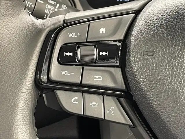 ホンダ ＷＲ－Ｖ Z ブラックスタイル 愛知県 2025(令7)年 0.2万km プラチナホワイトパール 純正９インチナビ/衝突軽減ブレーキ/レーダークルーズコントロール/路外逸脱抑制機能/パーキングセンサー/踏み間違え防止システム/パドルシフト/バックカメラ/ハーフレザーシート/ビルトインＥＴＣ/アクセサリーソケット/USB入力端子/純正フロアマット/純正17インチアルミホイール/ISOFIX