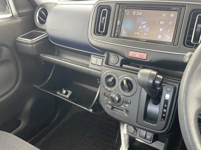 スズキ アルト ハイブリッドS 沖縄県 2022(令4)年 5.8万km ソフトベージュメタリック 社外ディスプレイオーディオ　（FH-8500DVS）/ＡＭ／ＦＭ　/Ｂｌｕｅｔｏｏｔｈ　/ＡＵＸ　/シートヒーター　/前後ドラレコ　/コーナーセンサー　/アイドリングストップ　/電格ミラー　/衝突被害軽減　/横滑り防止装置　/盗難装置　/オートライト/純正フロアマット/保証書/取扱説明書