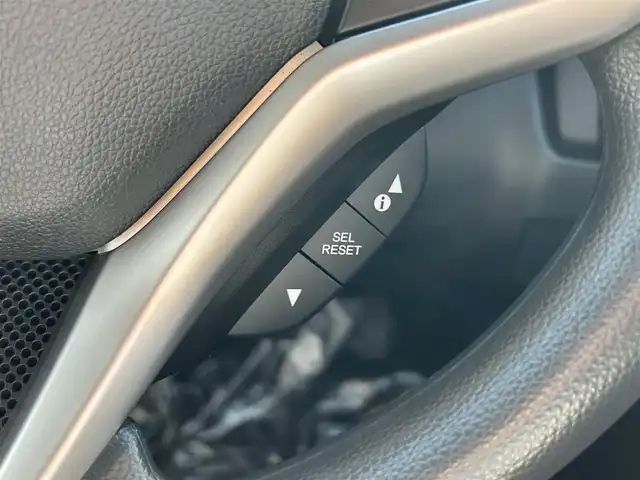 ホンダ フィット ハイブリット F 道東・釧路十勝 2017(平29)年 8.8万km プレミアムクリスタルレッドM 4WD/寒冷地仕様/ナビ　/　(AM/FM/CD/DVD/BT)/ビルトインETC/バックカメラ/社外15インチAW/純正フロアマット/ドアバイザー/アイドリングストップ/コーナーセンサー/オートライト/ライトレベライザー/フォグランプ/盗難防止装置/ABS/横滑り防止装置