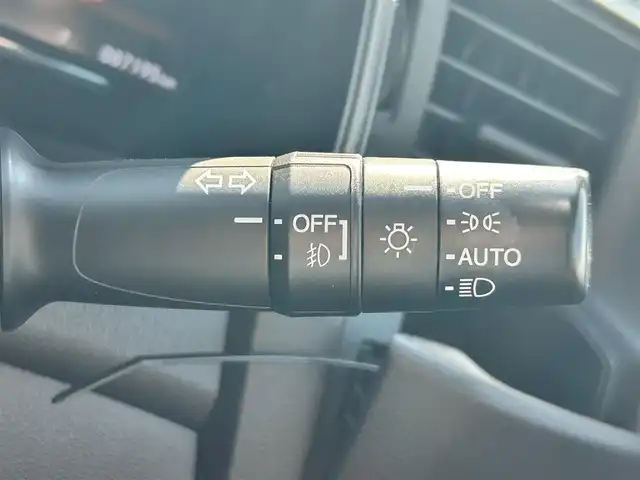 ホンダ フィット ハイブリット F 道東・釧路十勝 2017(平29)年 8.8万km プレミアムクリスタルレッドM 4WD/寒冷地仕様/ナビ　/　(AM/FM/CD/DVD/BT)/ビルトインETC/バックカメラ/社外15インチAW/純正フロアマット/ドアバイザー/アイドリングストップ/コーナーセンサー/オートライト/ライトレベライザー/フォグランプ/盗難防止装置/ABS/横滑り防止装置