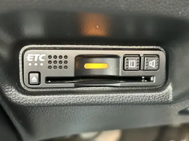 ホンダ フィット ハイブリット F 道東・釧路十勝 2017(平29)年 8.8万km プレミアムクリスタルレッドM 4WD/寒冷地仕様/ナビ　/　(AM/FM/CD/DVD/BT)/ビルトインETC/バックカメラ/社外15インチAW/純正フロアマット/ドアバイザー/アイドリングストップ/コーナーセンサー/オートライト/ライトレベライザー/フォグランプ/盗難防止装置/ABS/横滑り防止装置