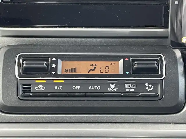 スズキ スペーシア ギア HYBRID XZターボ 道央・札幌 2021(令3)年 2万km クールカーキパールメタリック/ガンメタリック2トーン ４WD/社外オーディオ/CD/USB/AUX/BT/衝突被害軽減ブレーキ/横滑り防止装置/レーダークルーズコントロール/レーンキープアシスト/リヤパーキングセンサー/ビルトインETC/ドライブレコーダー/アイドリングストップ/両側パワースライドドア/前席シートヒーター/革巻きステアリング/ステアリングリモコン/パドルシフト/レーダー探知機/プッシュスタート/スマートキー/LEDヘッドライト/オートライト/オートハイビーム/フォグランプ/電動格納ミラー/ヒーテッドドアミラー/ウィンカーミラー/純正フロアマット/ドアバイザー/スペアキー/純正エンジンスターター/純正AW付冬タイヤ積込/155/65/R14/2023年/山8mm