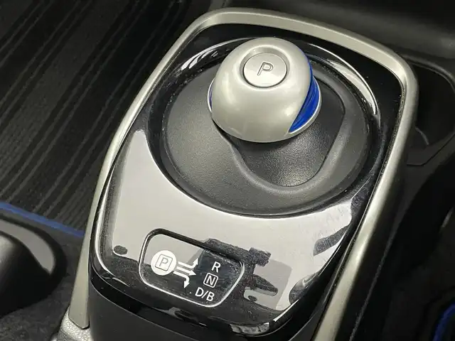 日産 ノート e－パワー X 岡山県 2018(平30)年 4.1万km ガーネットレッド 純正SDナビ/型番:MM318D-W/（CD/DVD/BT/TV)/アラウンドビューモニター/デジタルインナーミラー/エマージェンシーブレーキ/ETC/オートライト/コーナーセンサー/レーンキープアシスト（前後）/純正フロアマット/純正ドアバイザー/純正15インチアルミ/ISOFIX