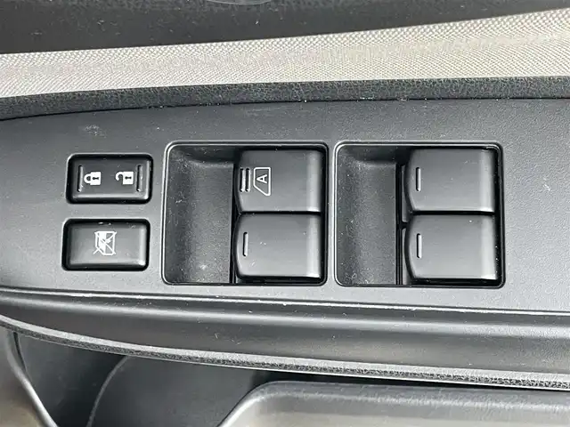 日産 ノート e－パワー X 岡山県 2018(平30)年 4.1万km ガーネットレッド 純正SDナビ/型番:MM318D-W/（CD/DVD/BT/TV)/アラウンドビューモニター/デジタルインナーミラー/エマージェンシーブレーキ/ETC/オートライト/コーナーセンサー/レーンキープアシスト（前後）/純正フロアマット/純正ドアバイザー/純正15インチアルミ/ISOFIX
