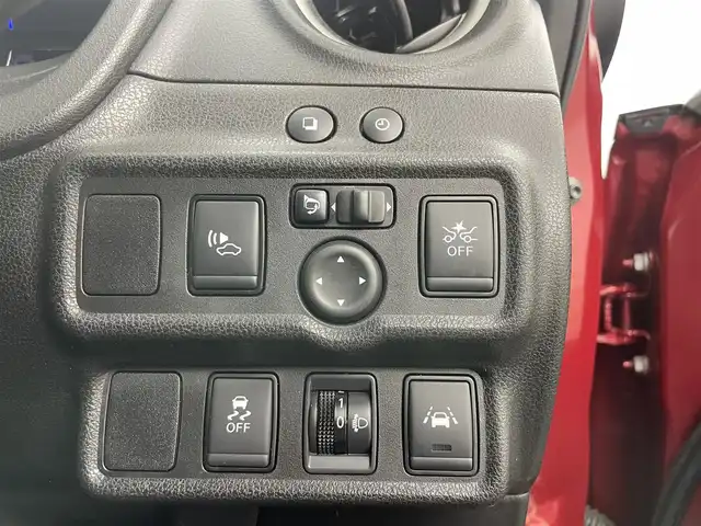 日産 ノート e－パワー X 岡山県 2018(平30)年 4.1万km ガーネットレッド 純正SDナビ/型番:MM318D-W/（CD/DVD/BT/TV)/アラウンドビューモニター/デジタルインナーミラー/エマージェンシーブレーキ/ETC/オートライト/コーナーセンサー/レーンキープアシスト（前後）/純正フロアマット/純正ドアバイザー/純正15インチアルミ/ISOFIX