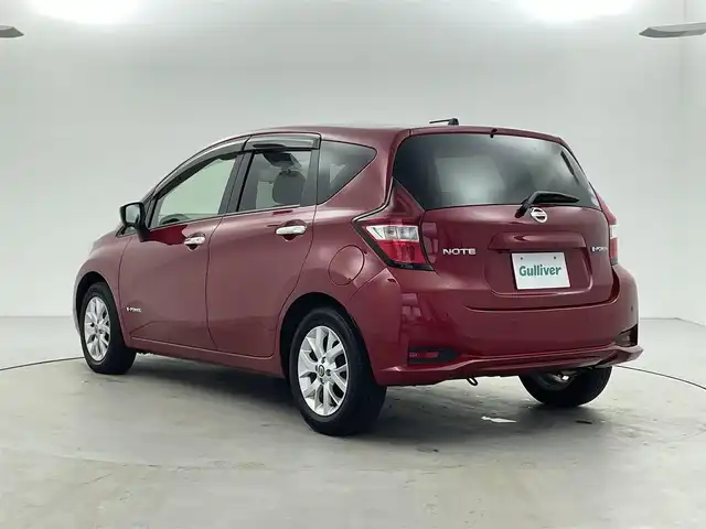 日産 ノート e－パワー X 福井県 2018(平30)年 4.1万km ガーネットレッド 純正ナビ/CD/DVD/Bluetooth/フルセグ/アラウンドビューモニター/バックカメラ/デジタルインナーミラー/エマージェンシーブレーキ/ETC/オートライト/コーナーセンサー/レーンキープアシスト（前後）/横滑り防止装置/衝突軽減システム/フロアマット/ドアバイザー