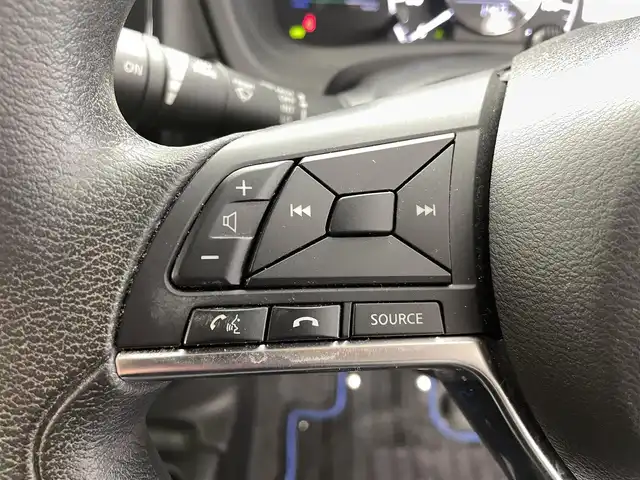 日産 ノート e－パワー X 福井県 2018(平30)年 4.1万km ガーネットレッド 純正ナビ/CD/DVD/Bluetooth/フルセグ/アラウンドビューモニター/バックカメラ/デジタルインナーミラー/エマージェンシーブレーキ/ETC/オートライト/コーナーセンサー/レーンキープアシスト（前後）/横滑り防止装置/衝突軽減システム/フロアマット/ドアバイザー