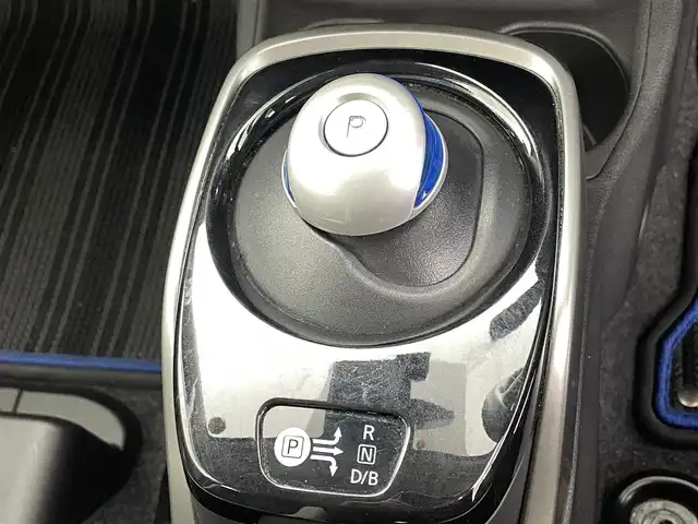 日産 ノート e－パワー X 福井県 2018(平30)年 4.1万km ガーネットレッド 純正ナビ/CD/DVD/Bluetooth/フルセグ/アラウンドビューモニター/バックカメラ/デジタルインナーミラー/エマージェンシーブレーキ/ETC/オートライト/コーナーセンサー/レーンキープアシスト（前後）/横滑り防止装置/衝突軽減システム/フロアマット/ドアバイザー