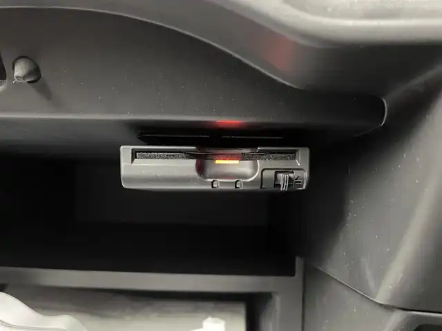 日産 ノート e－パワー X 福井県 2018(平30)年 4.1万km ガーネットレッド 純正ナビ/CD/DVD/Bluetooth/フルセグ/アラウンドビューモニター/バックカメラ/デジタルインナーミラー/エマージェンシーブレーキ/ETC/オートライト/コーナーセンサー/レーンキープアシスト（前後）/横滑り防止装置/衝突軽減システム/フロアマット/ドアバイザー