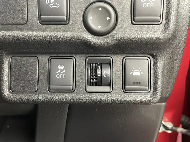 日産 ノート e－パワー X 福井県 2018(平30)年 4.1万km ガーネットレッド 純正ナビ/CD/DVD/Bluetooth/フルセグ/アラウンドビューモニター/バックカメラ/デジタルインナーミラー/エマージェンシーブレーキ/ETC/オートライト/コーナーセンサー/レーンキープアシスト（前後）/横滑り防止装置/衝突軽減システム/フロアマット/ドアバイザー