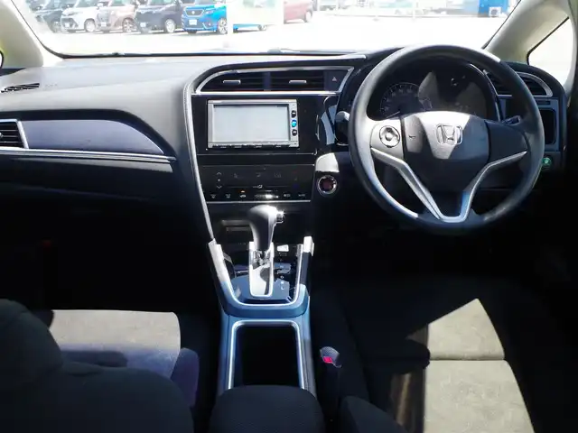 ホンダ シャトル G 千葉県 2017(平29)年 2.5万km ミッドナイトブルービームM CTBA（シティブレーキアクティブシステム）　/純正メモリーナビ/地デジTV/【DVD/CD再生機能　Bluetooth接続】/バックカメラ/ドライブレコーダー（前後撮影）【DRV-MR740】/ETC/フォグライト/ウインカーミラー/サイド/カーテンエアバッグ/スマートキー