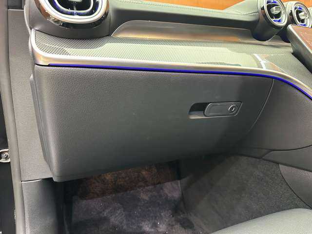 メルセデス・ベンツ Ｍ・ベンツ Ｃ２２０ｄ アバンギャルド　AMGライン 千葉県 2023(令5)年 3.8万km オブシディアンブラック ベーシックパッケージ/レザーエクスクルーシブパッケージ　/パノラマSR　/Burmesterサウンド　/黒革　/ACC/HUD　/ARナビ　/TV　/360°CarPlay　/シートヒーター　/電動トランク　/ハイビームアシストプラス　/衝突軽減B　/ドラレコ　/ETC