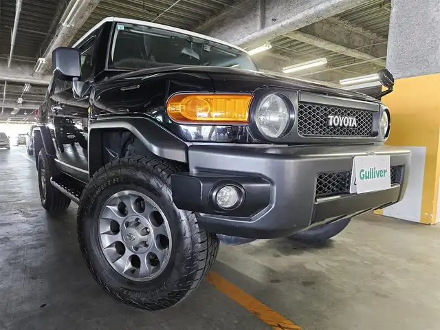トヨタ ＦＪクルーザー ブラックカラーパッケージ 長崎県 2015(平27)年 7.6万km ブラック/ホワイト 〇４WD/〇純正ナビ/〇フルセグTV/〇バックカメラ/〇ETC/〇ドライブレコーダー/〇クルーズコントロール/〇SRSエアバッグ/〇革巻きステアリングホイール/〇ブラック撥水/防水ファブリックシート/〇純正17インチアルミホイール/〇背面スペアタイヤ/〇リモコンキー/〇禁煙車