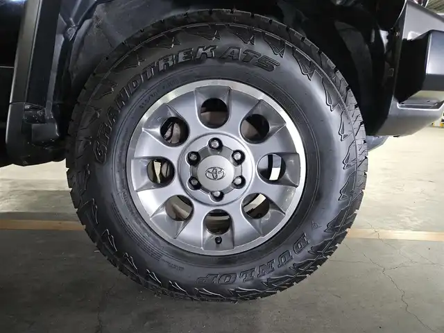 トヨタ ＦＪクルーザー ブラックカラーパッケージ 長崎県 2015(平27)年 7.6万km ブラック/ホワイト 〇４WD/〇純正ナビ/〇フルセグTV/〇バックカメラ/〇ETC/〇ドライブレコーダー/〇クルーズコントロール/〇SRSエアバッグ/〇革巻きステアリングホイール/〇ブラック撥水/防水ファブリックシート/〇純正17インチアルミホイール/〇背面スペアタイヤ/〇リモコンキー/〇禁煙車