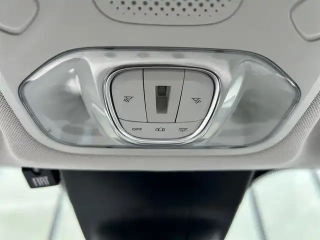 フィアット ５００Ｘ 石川県 2017(平29)年 5.5万km ベージュ 純正ディスプレイオーディオ/　Bluetooth・AM/FM・USB・AUX/バックカメラ/ETC/パワーシート（D+N席）/シートヒーター（D+N席）/クルーズコントロール/パドルシフト/ブラインドスポットモニター/アンチロック・ブレーキ・システム/衝突被害軽減システム/横滑り防止装置/コーナーセンサー/レーンキープアシスト/盗難防止装置/パーキングアシスト/アイドリングストップ/エアバッグ（W+サイド）/カーテンエアバッグ/純正アルミホイール/スマートキー