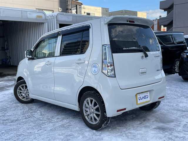 スズキ ワゴンＲ FZ 道央・札幌 2016(平28)年 12.8万km クリスタルホワイトP (株)IDOMが運営する【じしゃロン札幌豊平店】の自社ローン対象車両になります。こちらは現金ご利用時の価格です。/自社ローンご希望の方は別途その旨お申付け下さい。/プッシュスタート/社外ナビ・フルセグTV/シートヒーター/HID