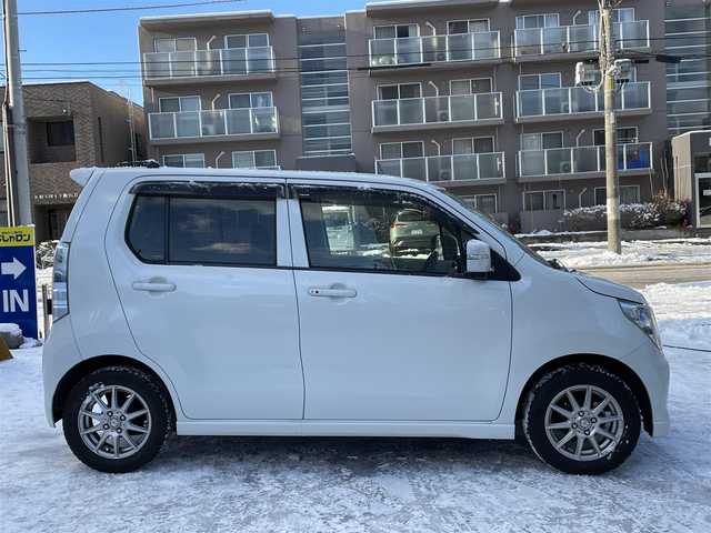 スズキ ワゴンＲ FZ 道央・札幌 2016(平28)年 12.8万km クリスタルホワイトP (株)IDOMが運営する【じしゃロン札幌豊平店】の自社ローン対象車両になります。こちらは現金ご利用時の価格です。/自社ローンご希望の方は別途その旨お申付け下さい。/プッシュスタート/社外ナビ・フルセグTV/シートヒーター/HID