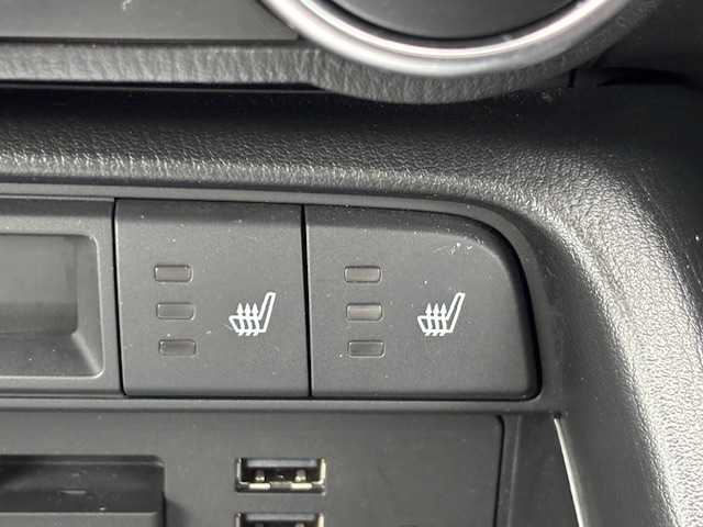 マツダ ロードスター S スペシャルパッケージ 宮城県 2018(平30)年 8.8万km ジェットブラックマイカ 登録時走行距離87925km/純正ナビ/TV・AM・FM・Bluetooth・CD・DVD・AUX/バックカメラ/シートヒーター/パドルシフト/アイドリングストップ/プッシュスタート/横滑り防止装置/パドルシフト/ETC/スマートキー/スマホホルダー/オートライト/純正アルミホイール/純正フロアマット