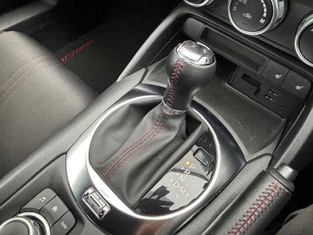 マツダ ロードスター S スペシャルパッケージ 宮城県 2018(平30)年 8.8万km ジェットブラックマイカ 登録時走行距離87925km/純正ナビ/TV・AM・FM・Bluetooth・CD・DVD・AUX/バックカメラ/シートヒーター/パドルシフト/アイドリングストップ/プッシュスタート/横滑り防止装置/パドルシフト/ETC/スマートキー/スマホホルダー/オートライト/純正アルミホイール/純正フロアマット