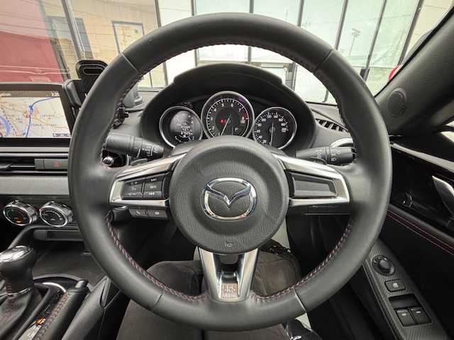 マツダ ロードスター S スペシャルパッケージ 宮城県 2018(平30)年 8.8万km ジェットブラックマイカ 登録時走行距離87925km/純正ナビ/TV・AM・FM・Bluetooth・CD・DVD・AUX/バックカメラ/シートヒーター/パドルシフト/アイドリングストップ/プッシュスタート/横滑り防止装置/パドルシフト/ETC/スマートキー/スマホホルダー/オートライト/純正アルミホイール/純正フロアマット