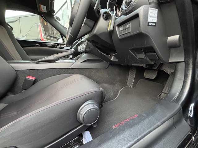 マツダ ロードスター S スペシャルパッケージ 宮城県 2018(平30)年 8.8万km ジェットブラックマイカ 登録時走行距離87925km/純正ナビ/TV・AM・FM・Bluetooth・CD・DVD・AUX/バックカメラ/シートヒーター/パドルシフト/アイドリングストップ/プッシュスタート/横滑り防止装置/パドルシフト/ETC/スマートキー/スマホホルダー/オートライト/純正アルミホイール/純正フロアマット