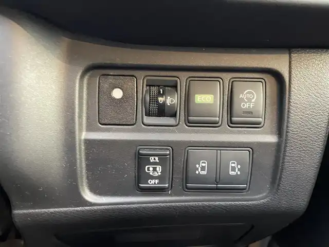 日産 セレナ ハイウェイスター 兵庫県 2017(平29)年 11.4万km ブリリアントホワイトパール (株)IDOMが運営する【じしゃロン西宮店】の自社ローン専用車両になります。こちらは現金またはオートローンご利用時の価格です。自社ローンご希望の方は別途その旨お申付け下さい/プッシュスタート/駐車支援システム/クルーズコントロール/Bluetooth/アラウンドビューモニター/SDナビ/両側パワースライドドア/片側ハンズフリーパワースライドドア/TVキャンセラー/フリップダウン/電格ミラー/コーナーセンサー/純正１６インチアルミホイール/ETC/横滑り防止装置/オートライト/ステアリングスイッチ/セカンドシートリフトアップ/エマージェンシーブレーキ/ドアバイザー/ABS/衝突被害軽減システム