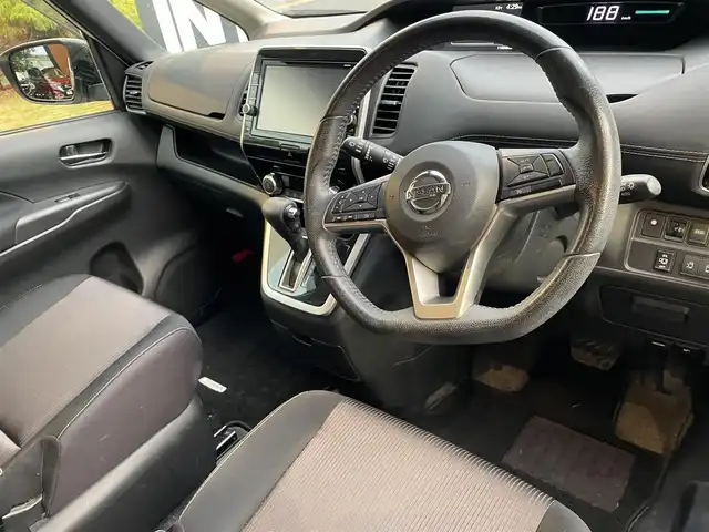 日産 セレナ ハイウェイスター 兵庫県 2017(平29)年 11.4万km ブリリアントホワイトパール (株)IDOMが運営する【じしゃロン西宮店】の自社ローン専用車両になります。こちらは現金またはオートローンご利用時の価格です。自社ローンご希望の方は別途その旨お申付け下さい/プッシュスタート/駐車支援システム/クルーズコントロール/Bluetooth/アラウンドビューモニター/SDナビ/両側パワースライドドア/片側ハンズフリーパワースライドドア/TVキャンセラー/フリップダウン/電格ミラー/コーナーセンサー/純正１６インチアルミホイール/ETC/横滑り防止装置/オートライト/ステアリングスイッチ/セカンドシートリフトアップ/エマージェンシーブレーキ/ドアバイザー/ABS/衝突被害軽減システム